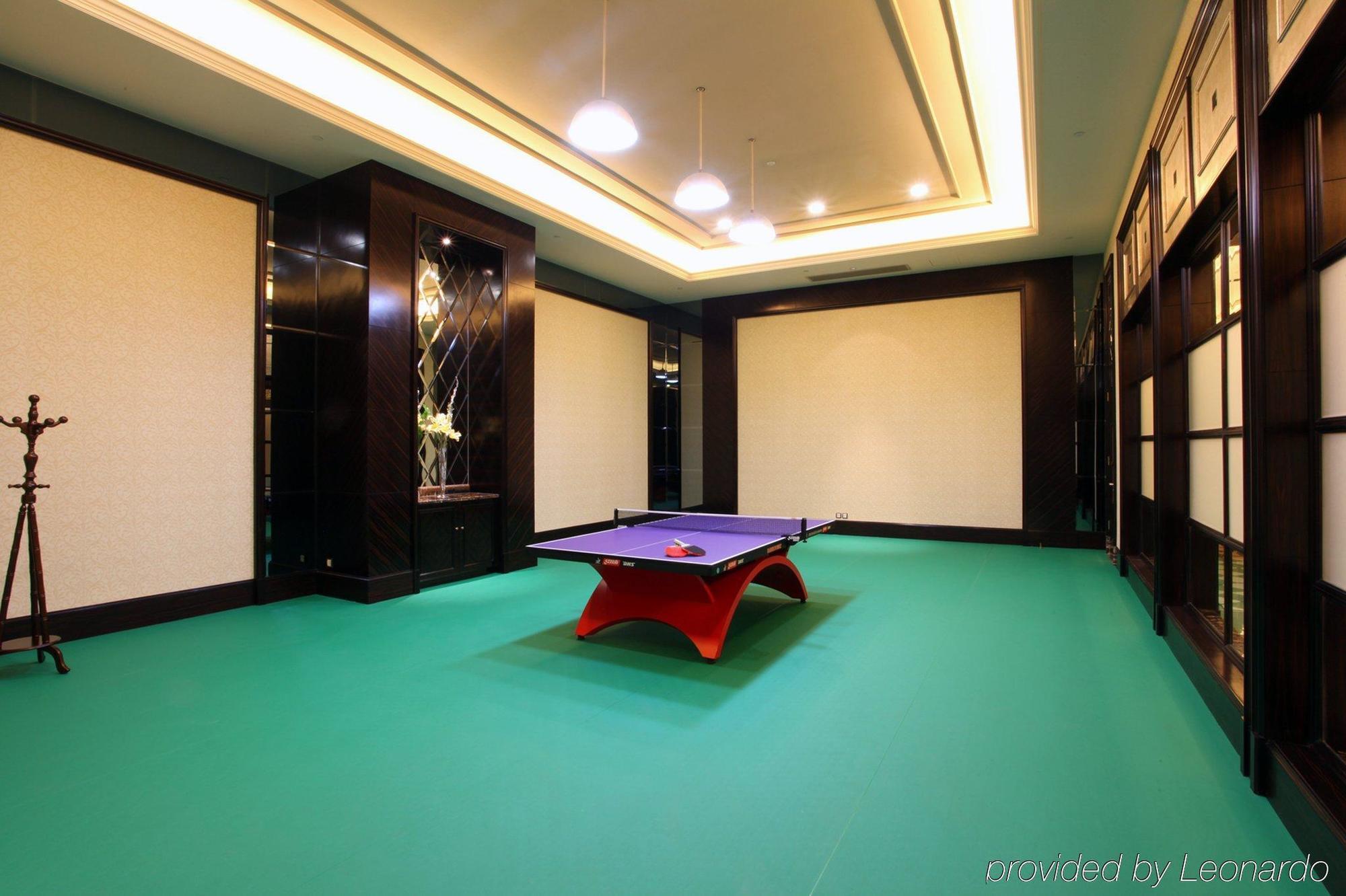 Hotel Chateau Star River Pudong 5*