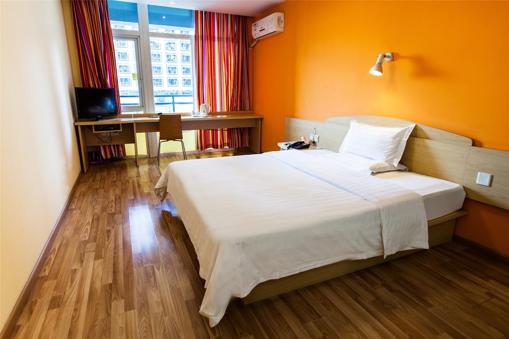 7days Caobao Road Metro Station Hotel