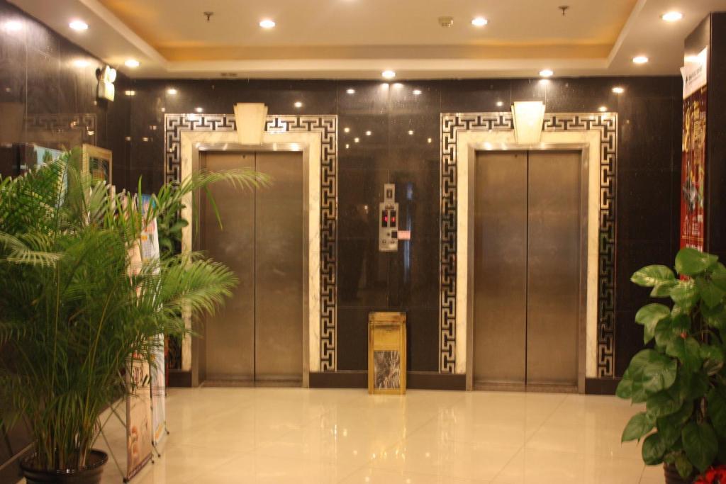 Greentree Changyang Road Jiangpu Park Metro Station Business Shanghai