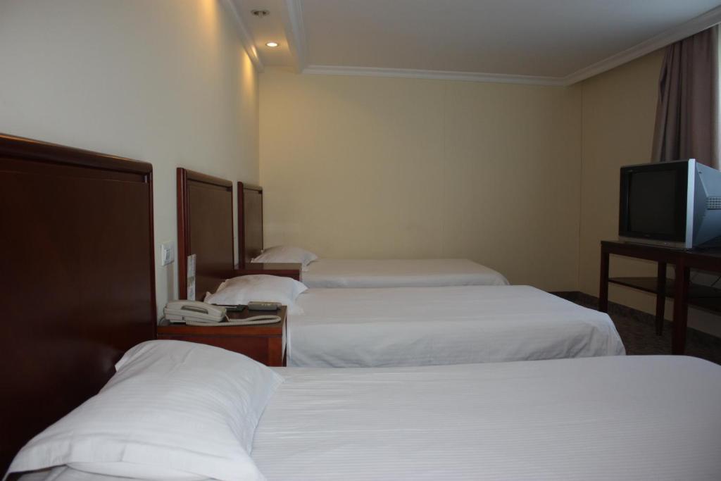 Greentree Changyang Road Jiangpu Park Metro Station Business 3*