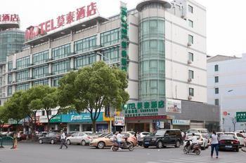 168 Nanhui Huinan Subway Station Hotel