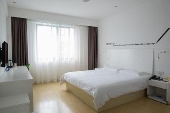 Hotel 168 Nanhui Huinan Subway Station