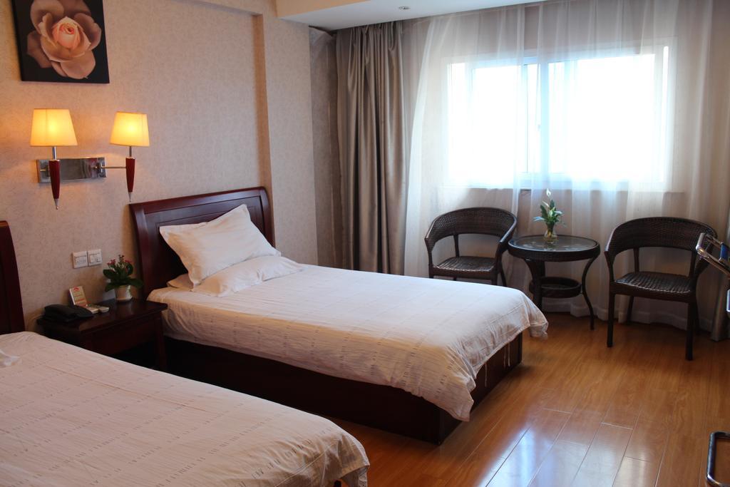 Yiting Four Season - Dongfang Road Branch Hotel Shanghái