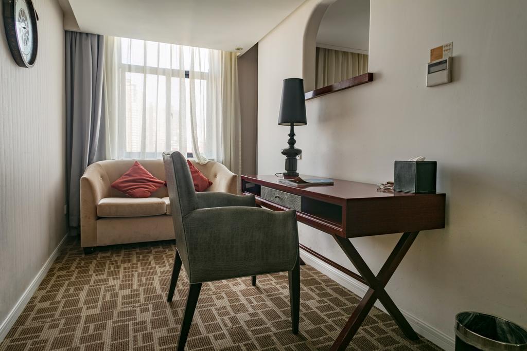 Hotel New Century Manju Hotel-shanghai Railway Station 3*