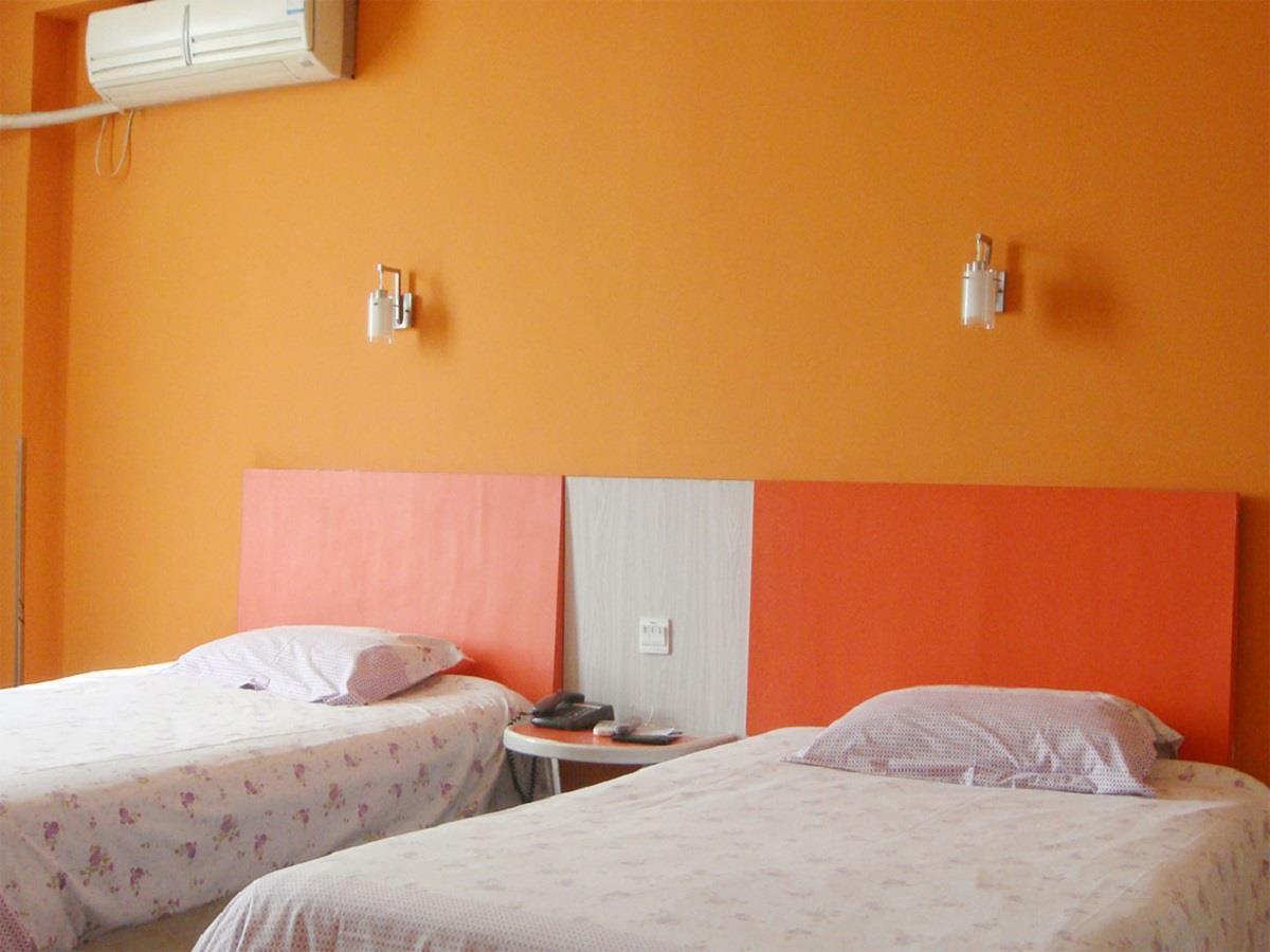 Hotel 168 Waigaoqiao Pilot Ftz Zhouhai Road Branch 2*