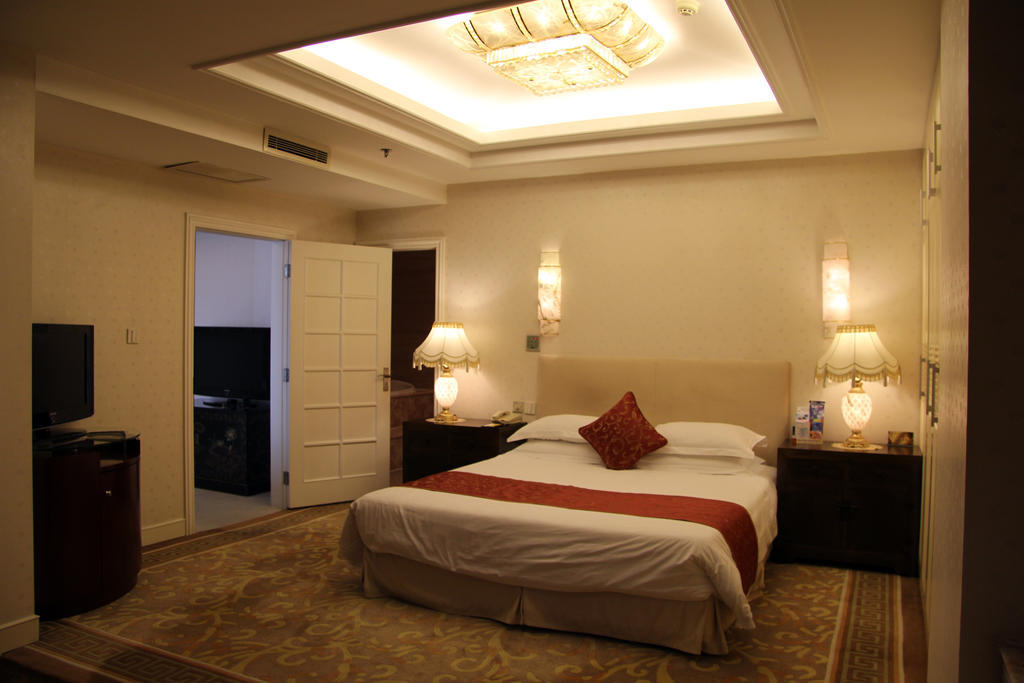 Hotel Jin Rong International 4*