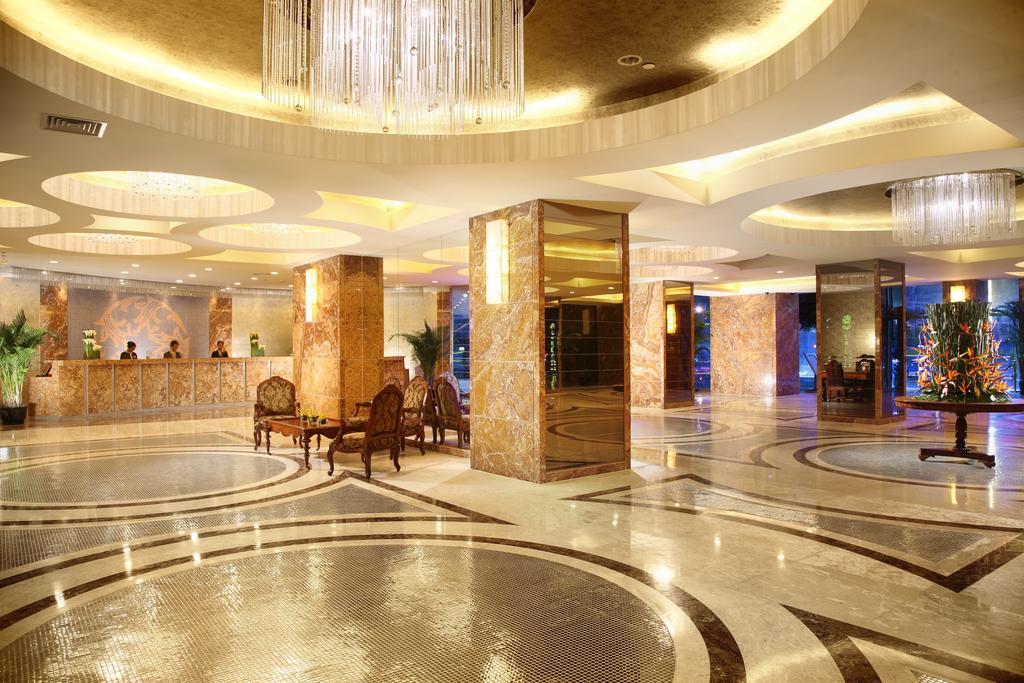 Hotel Ramada Plaza Pudong South 4*