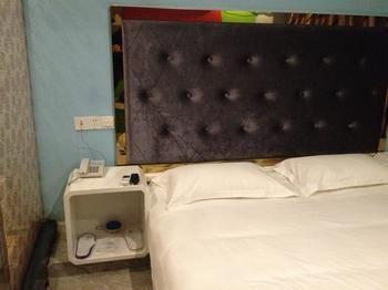 Hotel Passerby Fashion Theme 3*