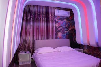Hotel Passerby Fashion Theme 3*