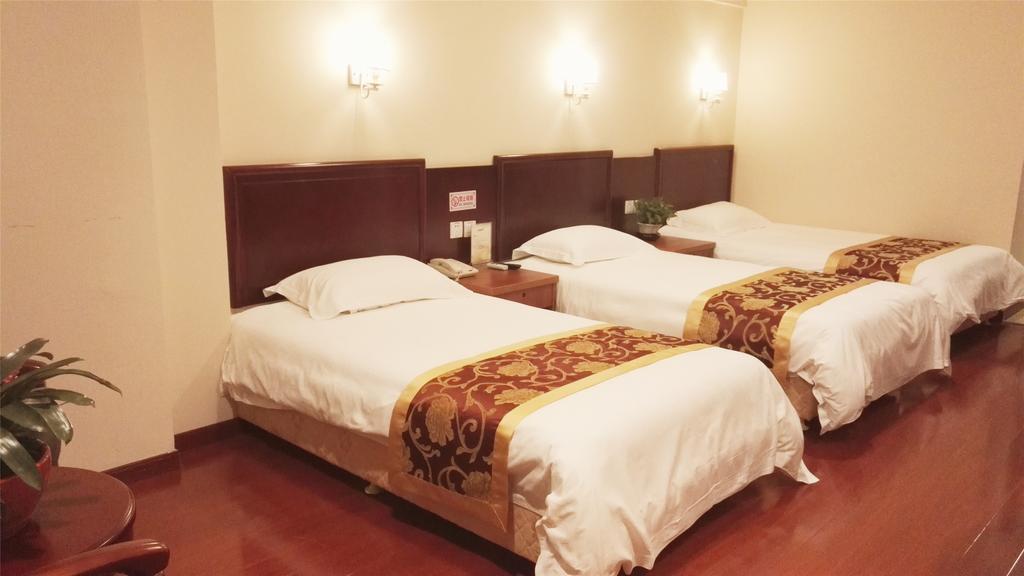 Hotel Greentree Zhujing Business