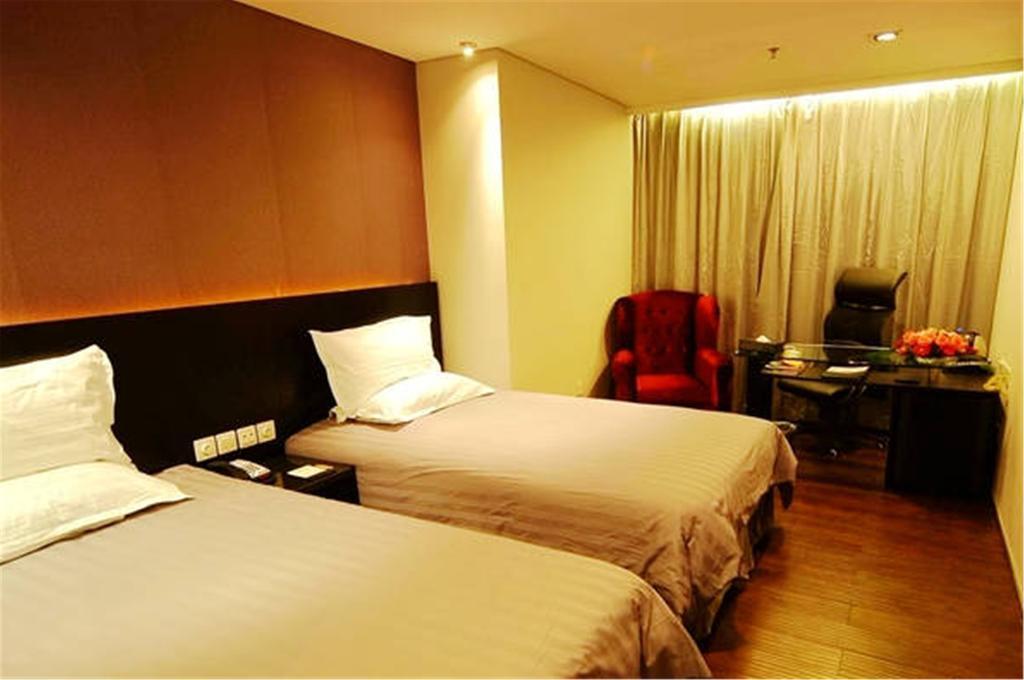 Hotel Fx Xujiahui - Stadium Branch 3*