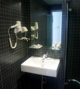 Hotel 168