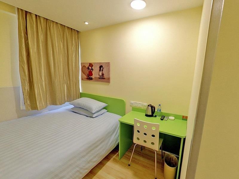 Hotel Hi Jing'an Temple West 2*