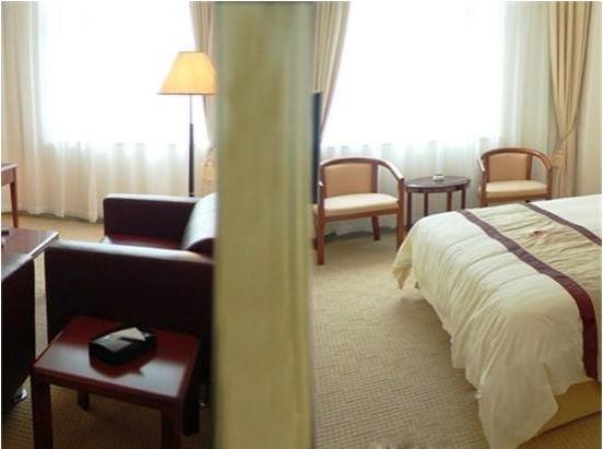 Hotel Airlines Travel Hotel（south Railway Station Branch) 4*