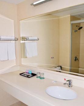 Hotel Motel 168 Shanghai Pudong Huinan Metro Station Tesco *