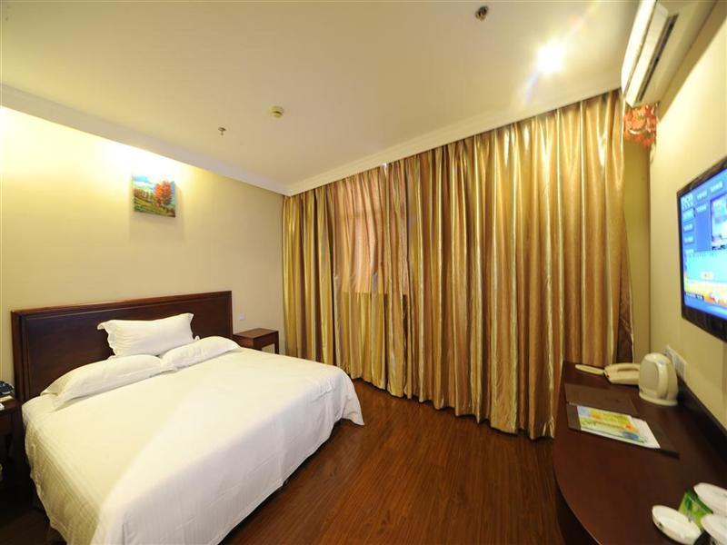 Otel Greentree Jiading Fangzhou Times Square Express