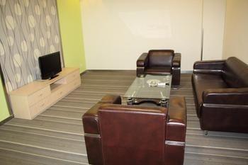 Hotel 168 Jiuting Laiyin Road
