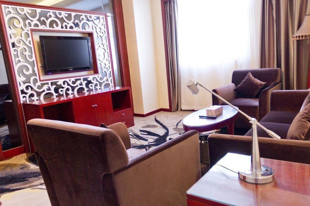 Hotel Jinfeng International 4*