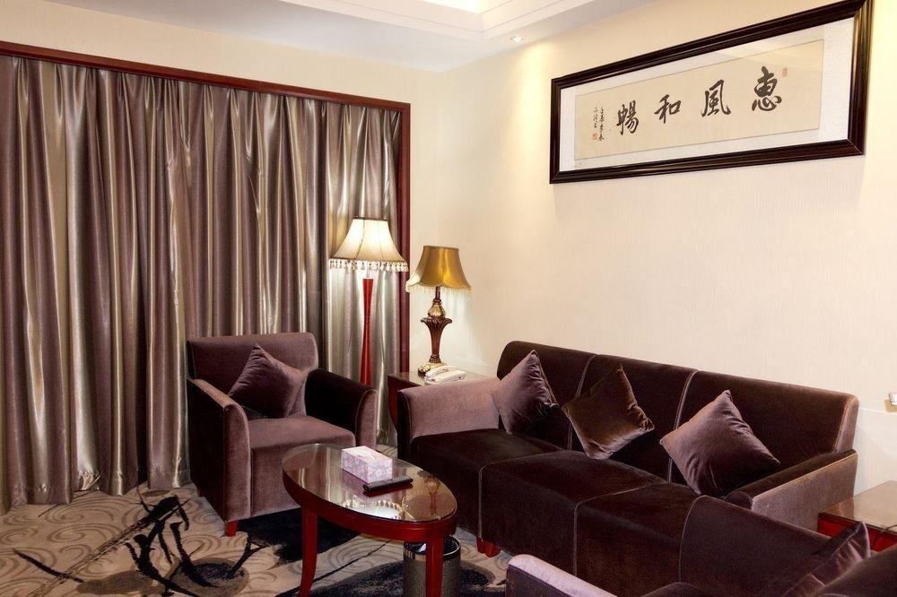 Hotel Jinfeng International 4*