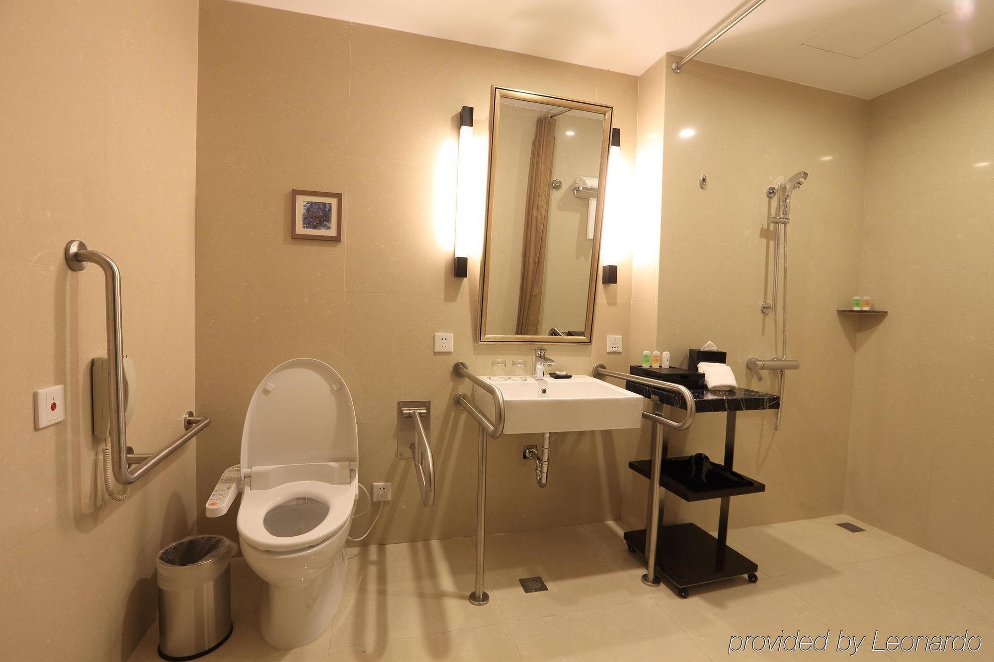 Evergreen Laurel Hotel,