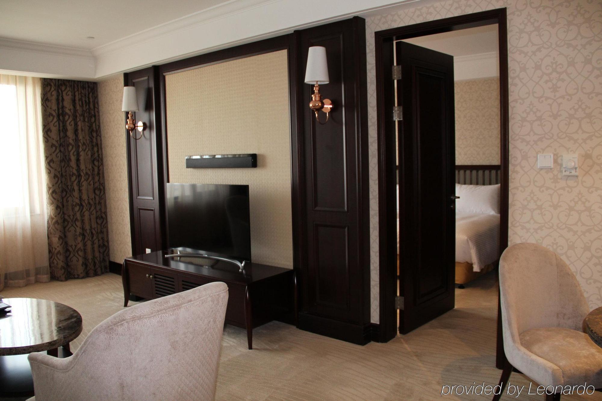 Evergreen Laurel Hotel,