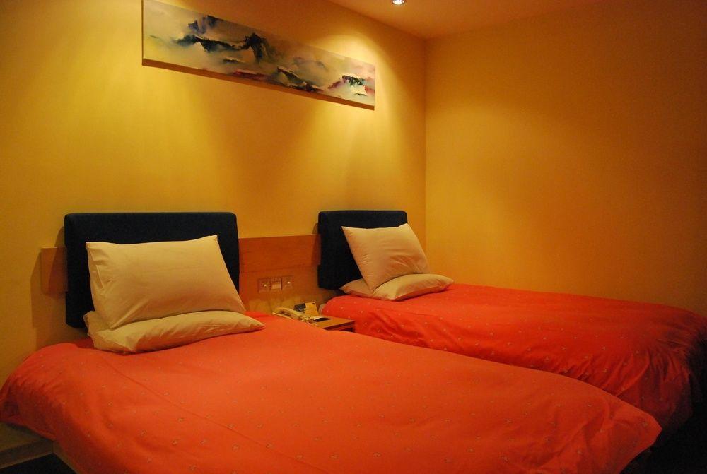 Hotel The Bund Chenghuang Temple 2*