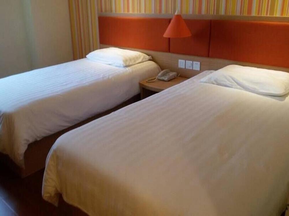 Hotel The Bund Chenghuang Temple 2*