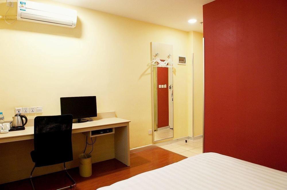 Hotel Hanting Express Shanghai Middle Sichuan Road 2*