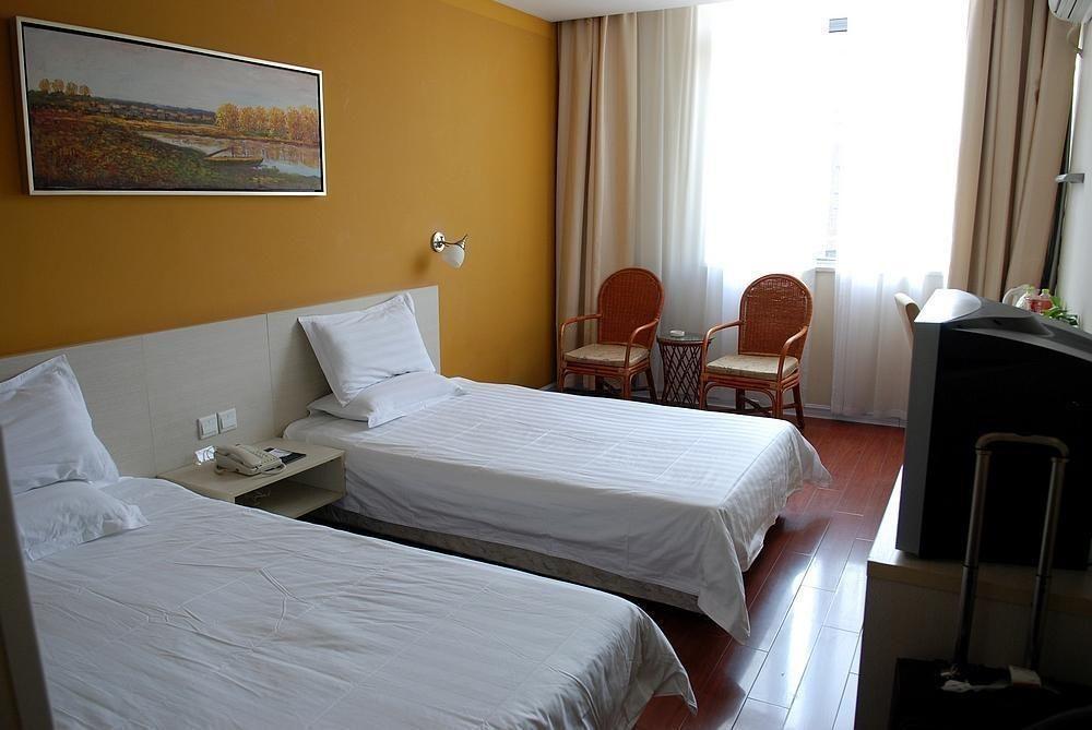 Hotel Eager *