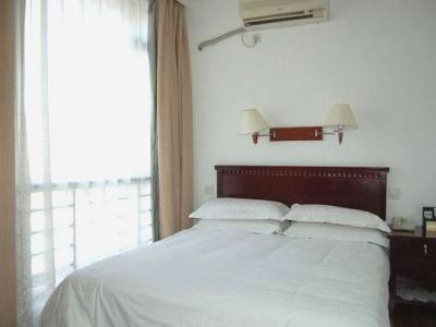 Lakeside Holiday Hotel 3*