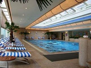 Renaissance Pudong 5*