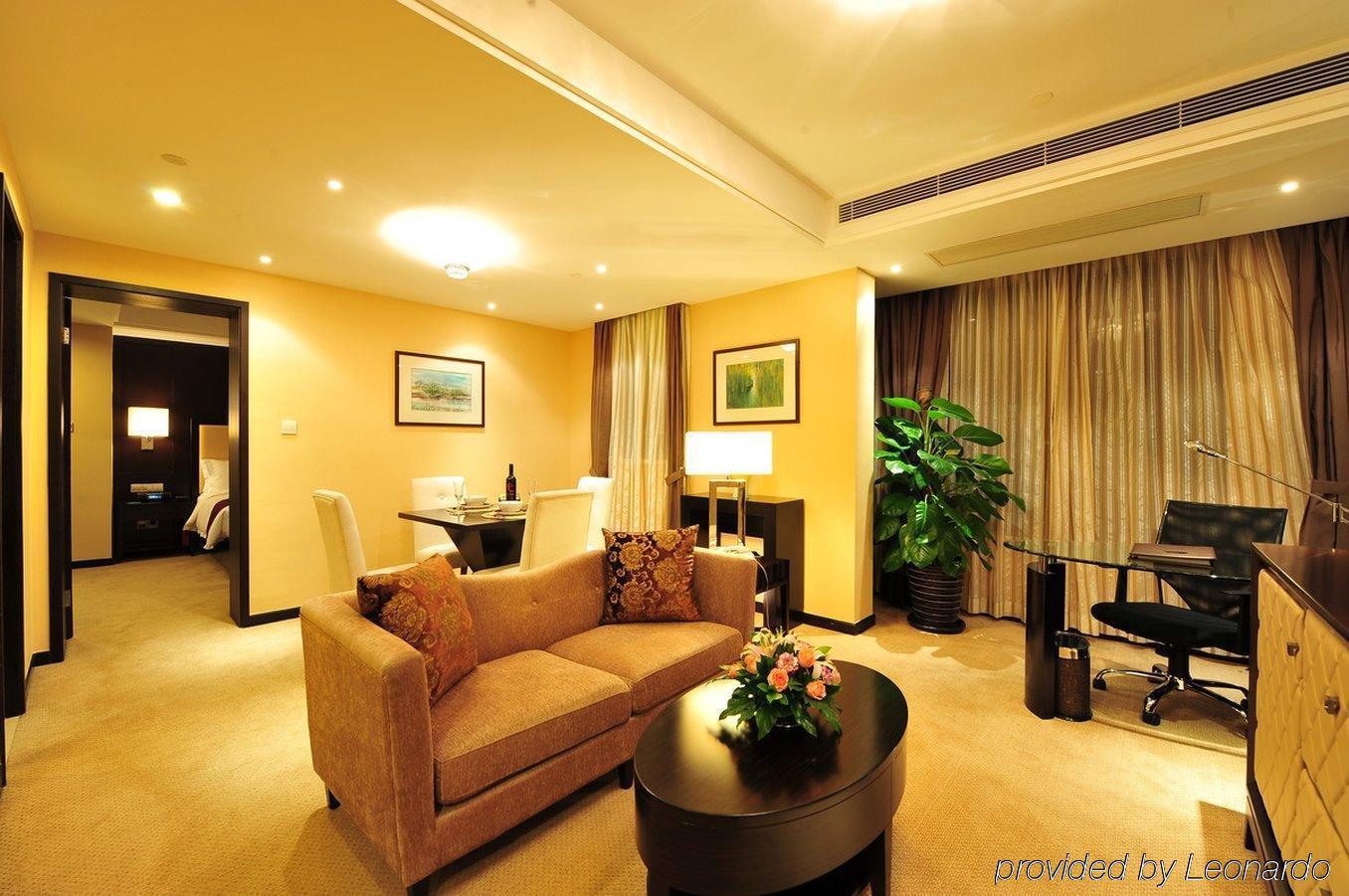 Lee Gardens 4*