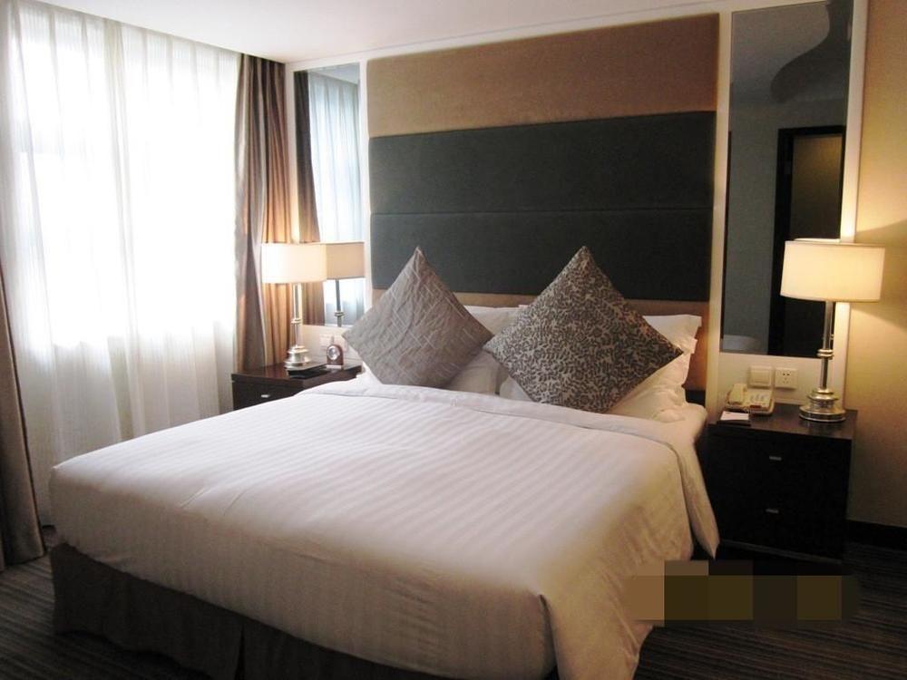 Changning Equatorial Service Hotel