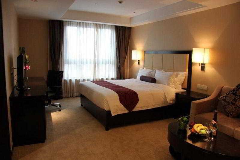 Lee Gardens 4* Şanghay