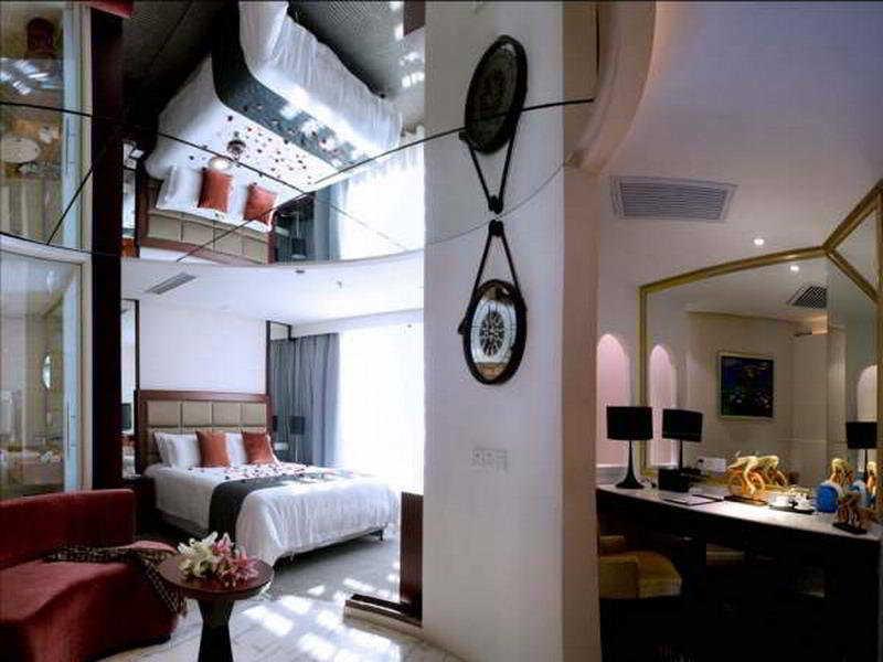 New Century Manju Hotel-shanghai Railway Station Hotel 3*