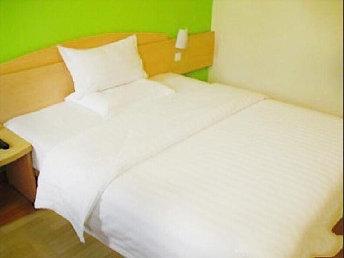 7Days Inn Shanghai Railway Station Hotel