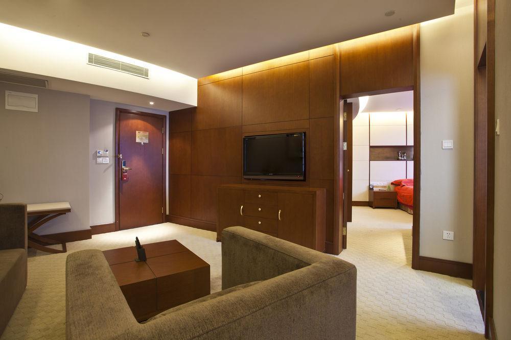 Noble Center 4* Shanghai