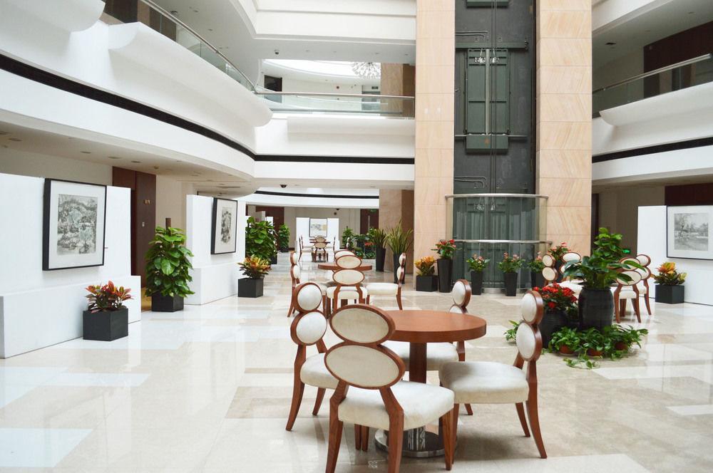 Noble Center Hotel 4*