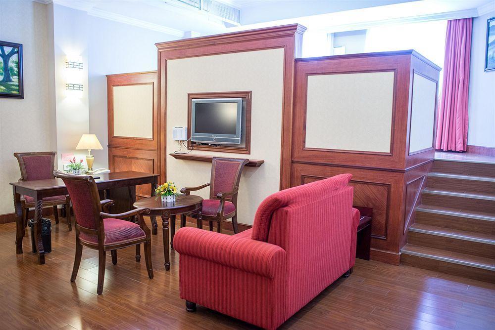 Junius Boutique Hotel 3*