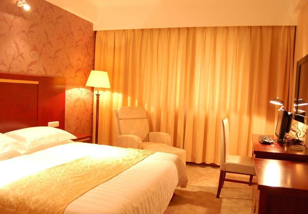 East China Hotel 3*