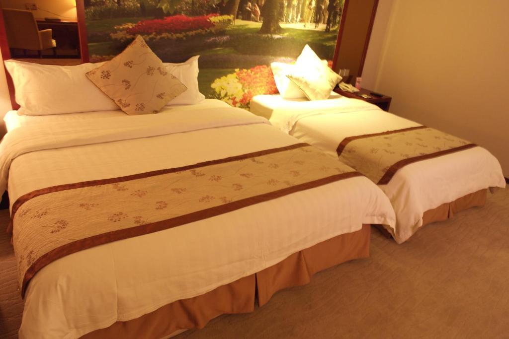 Holland Hotel