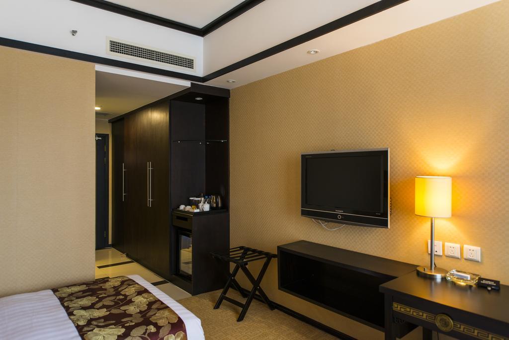 Hotel Days Hongkou Forture