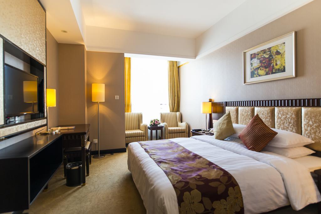 Days Hongkou Forture 4*