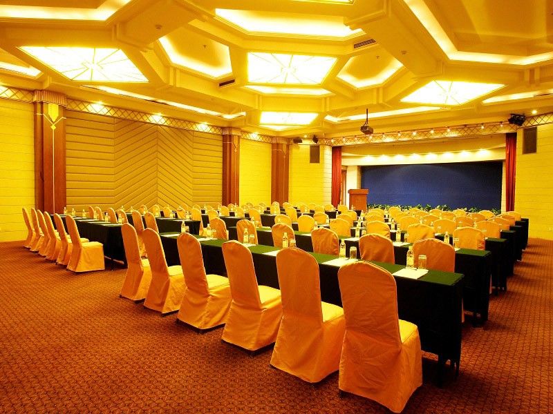 Jin Jiang Park Hotel 4*