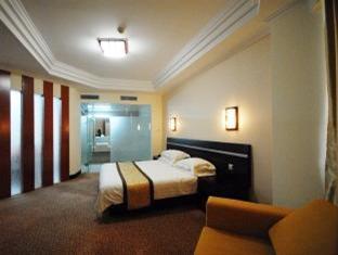 Peach Blossom Castle Hotel 3*