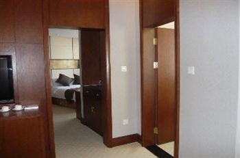 Noble Center 4* Shanghai