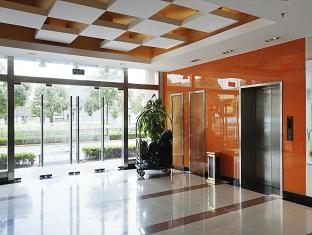 Joyful Yard Hotel-free Shuttle Bus To Pudong Airport And Disneyland Hotel 3*