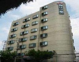 Hotel Jingjiang East China Normal 2*
