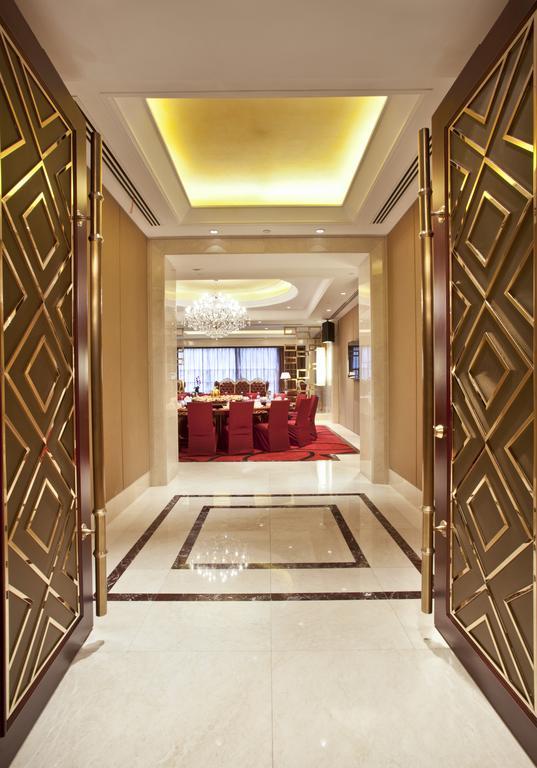 Regal Plaza & Waigaoqiao 4* Shanghai