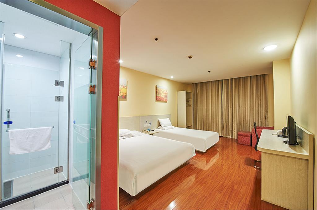 Hotel Hanting East Nanjing Road Pedestrian Street 2*